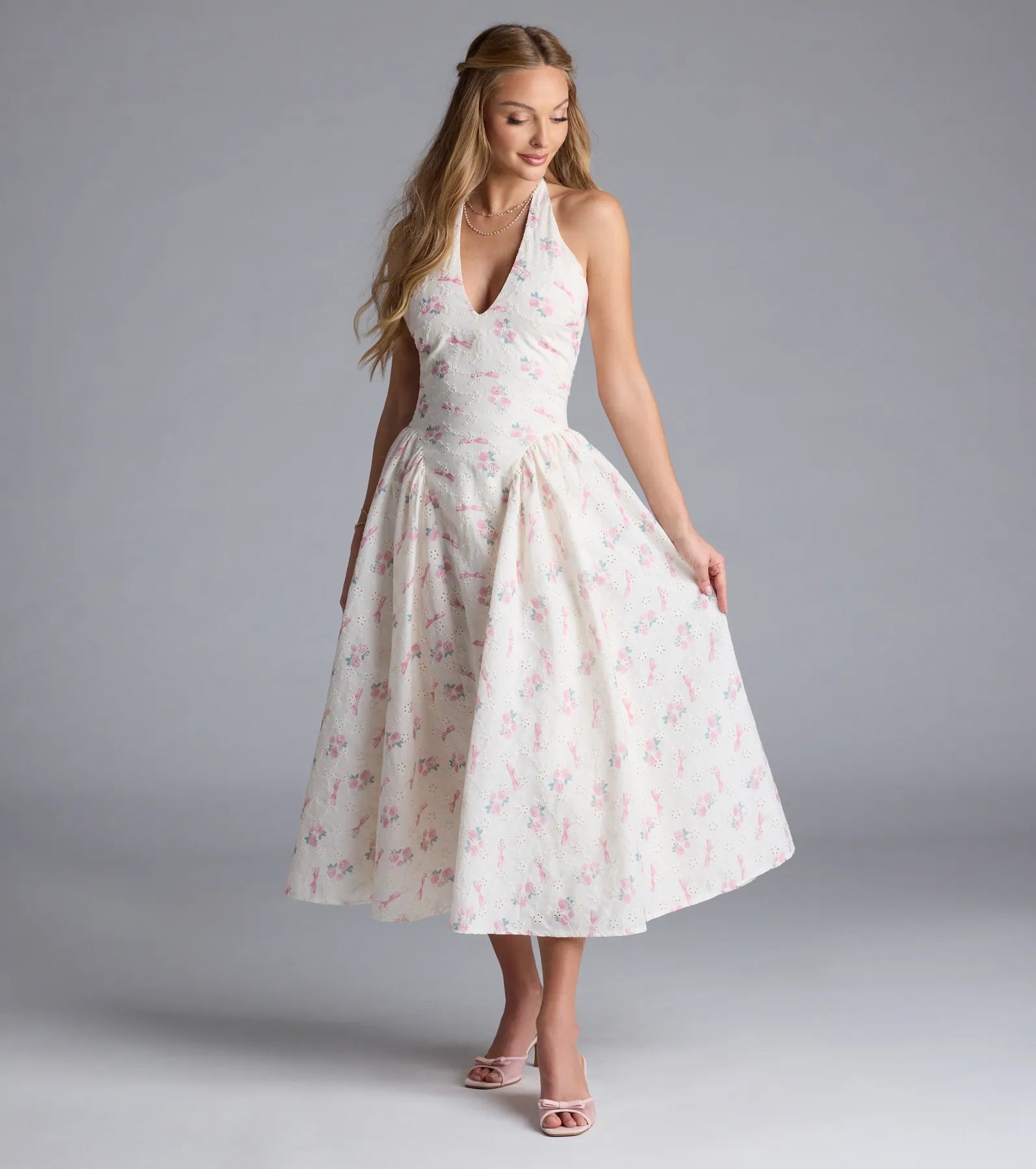 Midi dresses with halter necks for a stylish and comfortable option Sunny Daze Charm Halter V-Neck Floral A-Line Midi Dress Midi dresses with halter necks for a stylish and comfortable option Sunny Daze Charm Halter V-Neck Floral A-Line Midi Dress