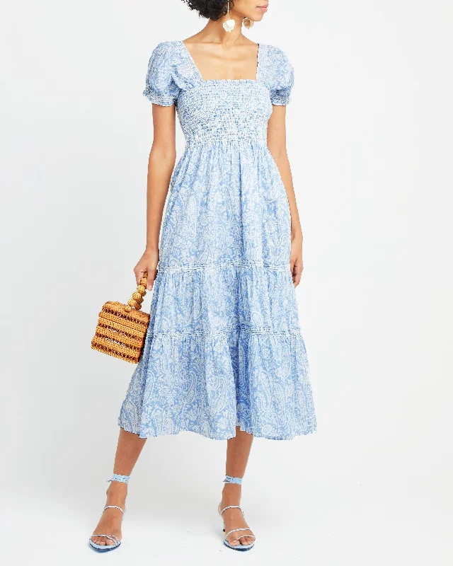 Sleeveless midi dresses with lace details for summer weddings Square Neck Smocked Maxi Dress Sleeveless midi dresses with lace details for summer weddings Square Neck Smocked Maxi Dress