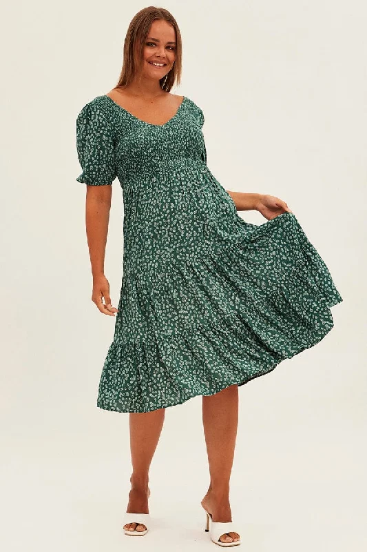 Midi dresses with pleated bodices for a classic and tailored look Green Ditsy Midi Dress Shirred Bodice V-neck Midi dresses with pleated bodices for a classic and tailored look Green Ditsy Midi Dress Shirred Bodice V-neck