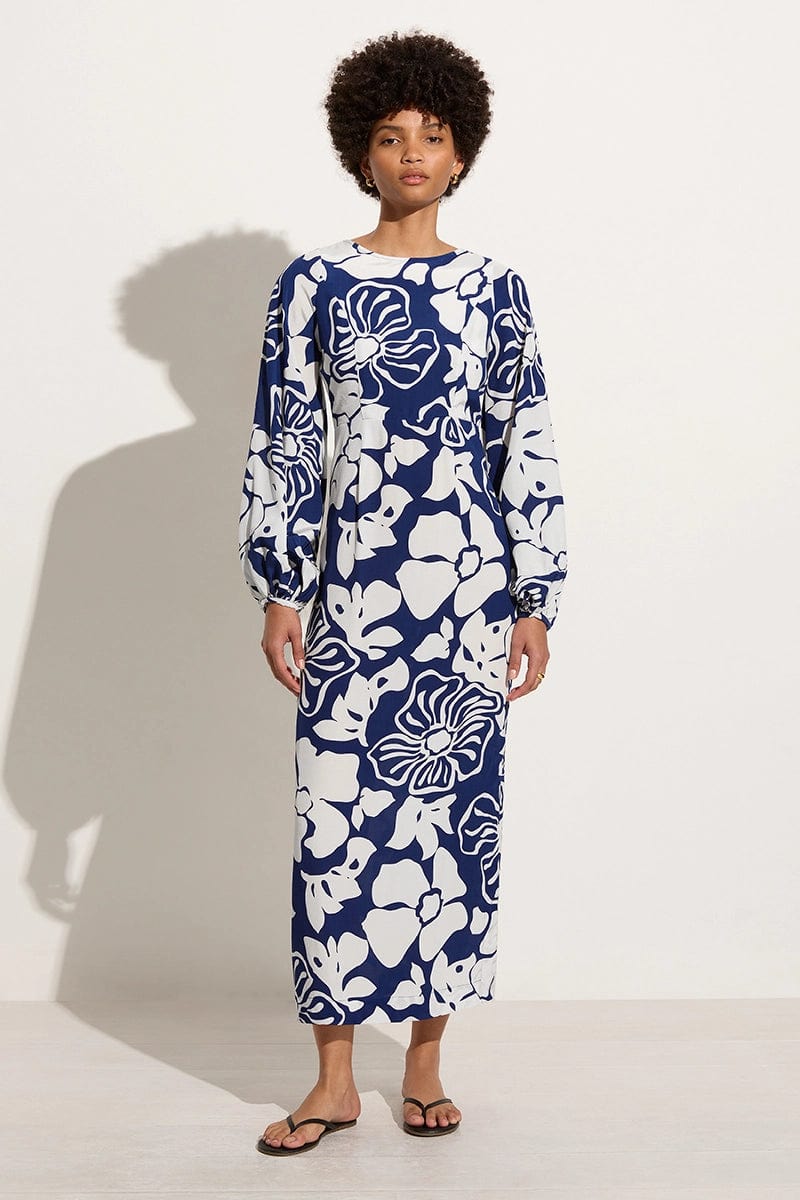 Midi dresses with mesh inserts for a trendy and breathable option Rosarito Midi Dress Mica Floral Navy Midi dresses with mesh inserts for a trendy and breathable option Rosarito Midi Dress Mica Floral Navy