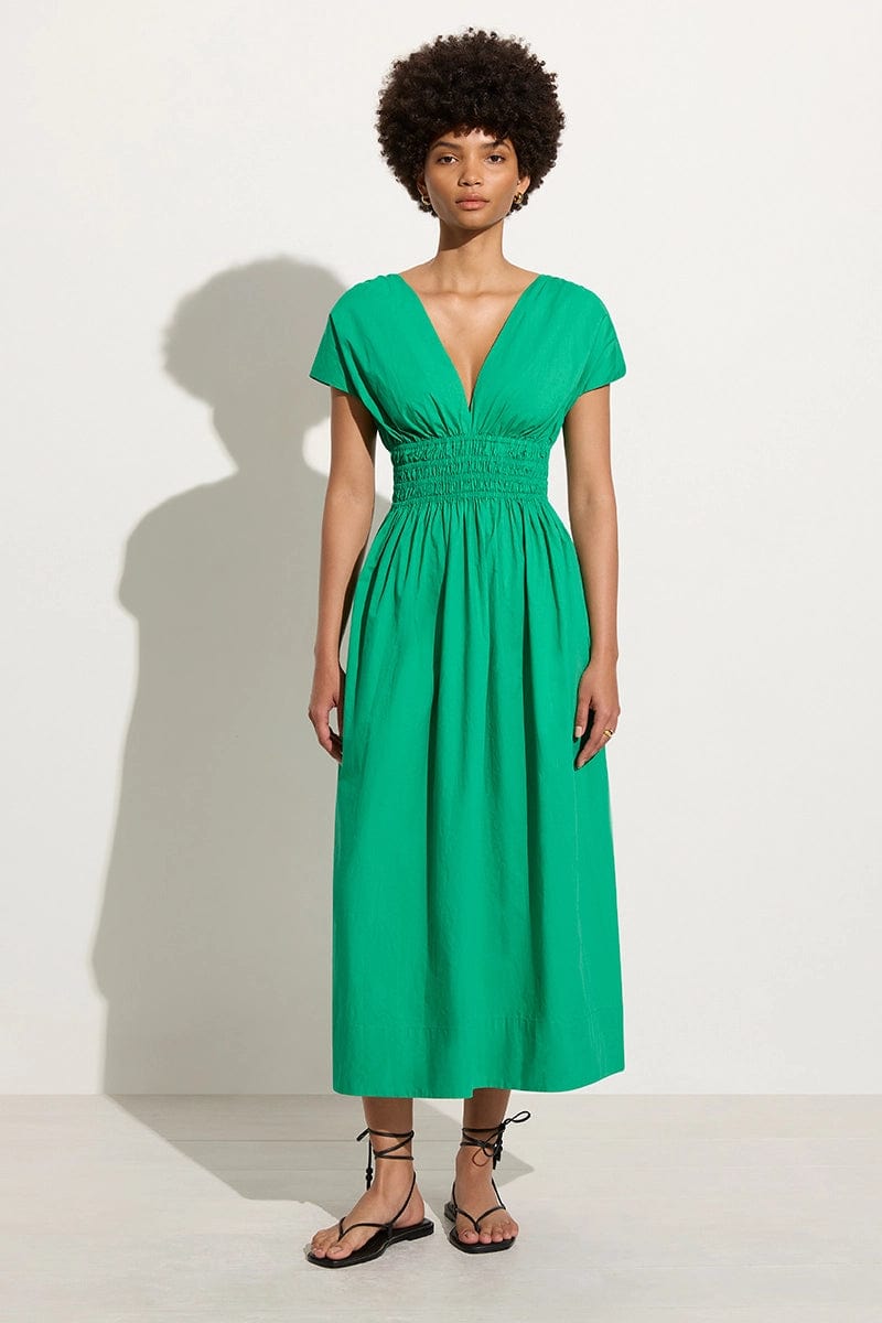 Midi dresses with geometric cutouts for a contemporary and edgy look Agnes Midi Dress Verde Midi dresses with geometric cutouts for a contemporary and edgy look Agnes Midi Dress Verde