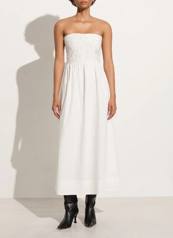 Midi dresses with embroidered accents for a unique and detailed design Dominquez Midi Dress White - Final Sale Midi dresses with embroidered accents for a unique and detailed design Dominquez Midi Dress White - Final Sale