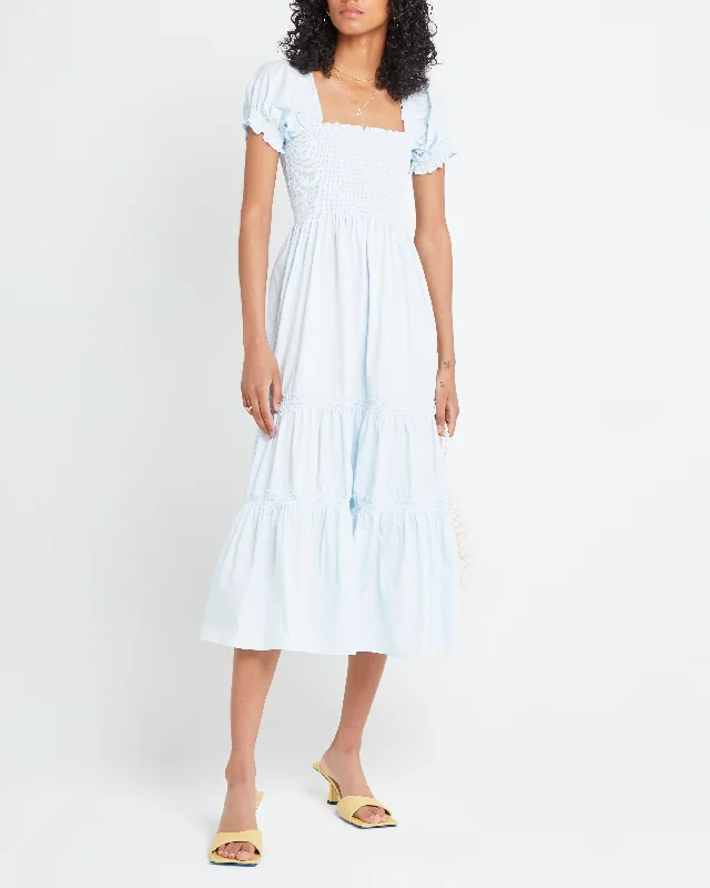 Midi dresses with halter necks for a stylish and comfortable option Square Neck Smocked Maxi Dress Midi dresses with halter necks for a stylish and comfortable option Square Neck Smocked Maxi Dress