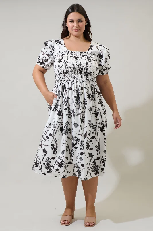 Midi dresses with fringe details for a fun and energetic style Leiden Floral Delfi Smocked Midi Dress Curve Midi dresses with fringe details for a fun and energetic style Leiden Floral Delfi Smocked Midi Dress Curve