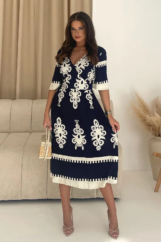 Midi dresses with V - necklines for a flattering and elongating effect Suzanne Blue Boarder Midi Dress Midi dresses with V - necklines for a flattering and elongating effect Suzanne Blue Boarder Midi Dress