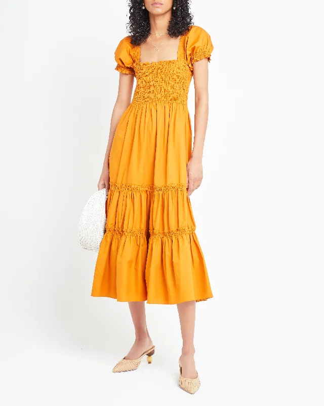 Midi dresses with denim fabric for a casual yet stylish day out Square Neck Smocked Maxi Dress Midi dresses with denim fabric for a casual yet stylish day out Square Neck Smocked Maxi Dress