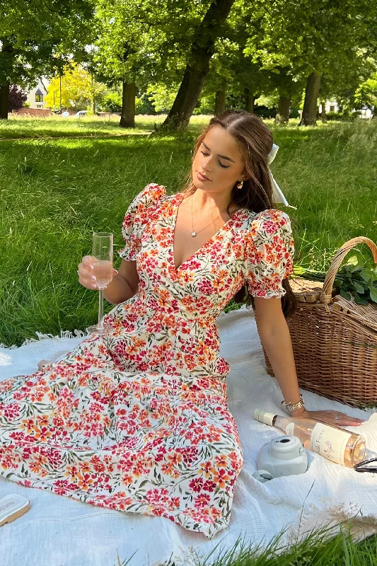 Midi dresses with V - necklines for a flattering and elongating effect Maya Wrap Tierred Midi Dress Ditsy Floral Midi dresses with V - necklines for a flattering and elongating effect Maya Wrap Tierred Midi Dress Ditsy Floral