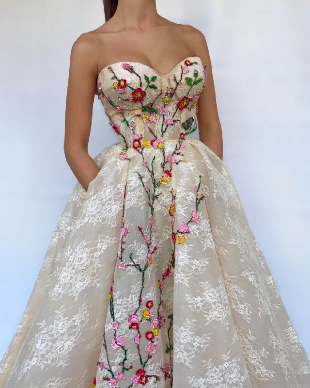 Mini dresses with high - low hems for a modern twist Ivory Lava Gown