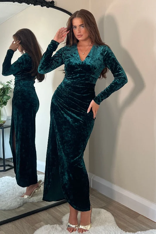 Midi dresses with printed lining for a hidden and stylish detail Hailey Green Velvet Asymmetric Wrap Midi Dress Midi dresses with printed lining for a hidden and stylish detail Hailey Green Velvet Asymmetric Wrap Midi Dress