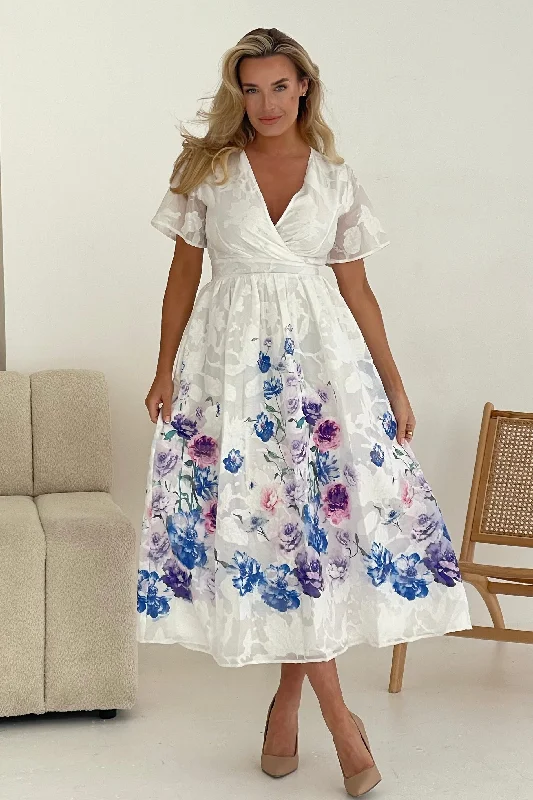 Midi dresses with fringe details for a fun and energetic style Lucy Printed Burnout Midi Dress Midi dresses with fringe details for a fun and energetic style Lucy Printed Burnout Midi Dress