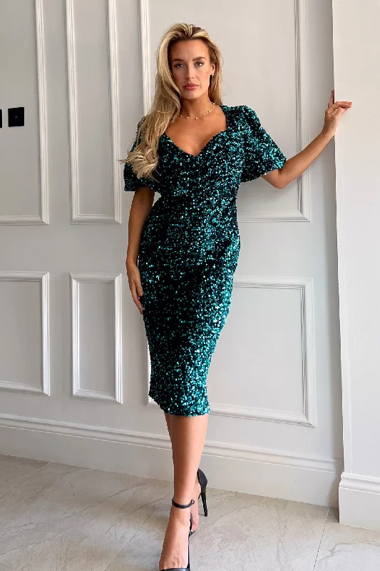 Midi dresses with ruffled bodices for a more pronounced feminine look Harbor Green Velvet Sequin Wrap Detail Midi Dress Midi dresses with ruffled bodices for a more pronounced feminine look Harbor Green Velvet Sequin Wrap Detail Midi Dress