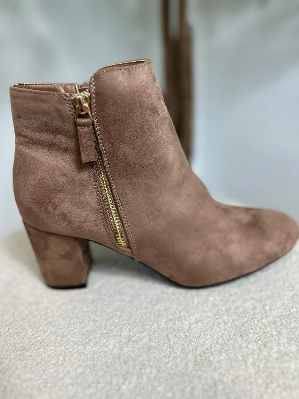 Women's denim jackets with a patchwork design for a bohemian and artsy style Gold Zip Ankle Boot- Beige Women's denim jackets with a patchwork design for a bohemian and artsy style Gold Zip Ankle Boot- Beige