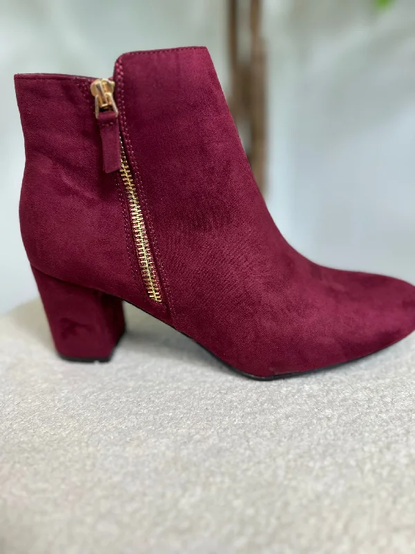 Women's denim jackets with distressed details for a casual and edgy look Gold Zip Ankle Boot- Wine Women's denim jackets with distressed details for a casual and edgy look Gold Zip Ankle Boot- Wine