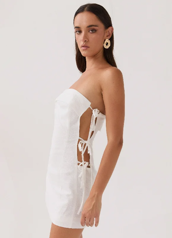 Mermaid - Style Women Dress with a Fitted Silhouette for Special Occasions Aura Tie Tube Dress - White Mermaid - Style Women Dress with a Fitted Silhouette for Special Occasions Aura Tie Tube Dress - White