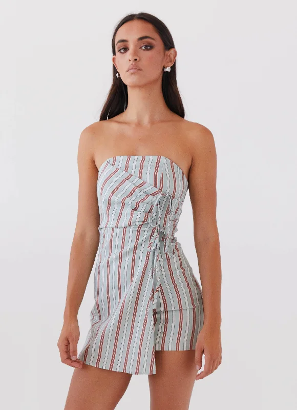 Shift Women Dress with a Simple and Classic Design for Everyday Wear Lavinia Linen Tube Mini Dress - Coastal Stripe Shift Women Dress with a Simple and Classic Design for Everyday Wear Lavinia Linen Tube Mini Dress - Coastal Stripe