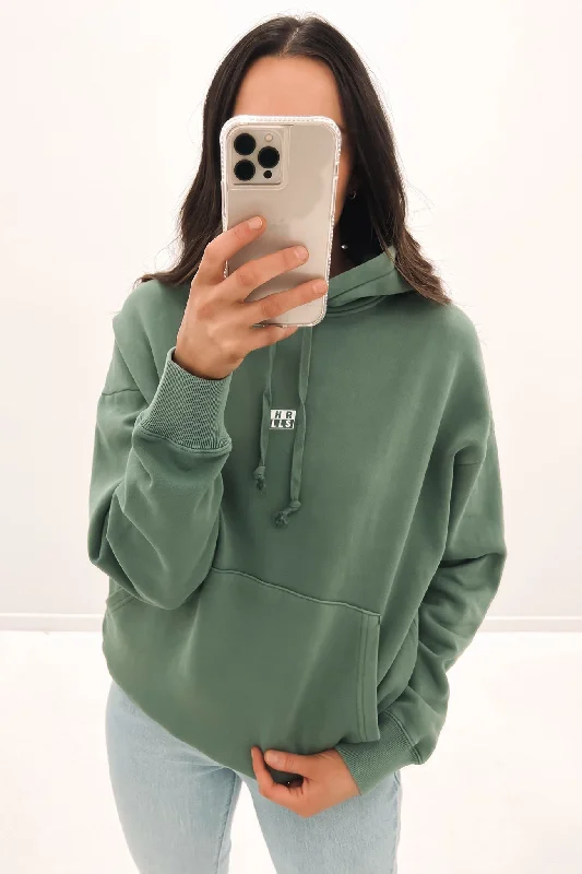 Women's cropped sweatshirt with a slogan graphic for a fun and expressive look Thrills Stack Fleece Hood Comfrey Women's cropped sweatshirt with a slogan graphic for a fun and expressive look Thrills Stack Fleece Hood Comfrey