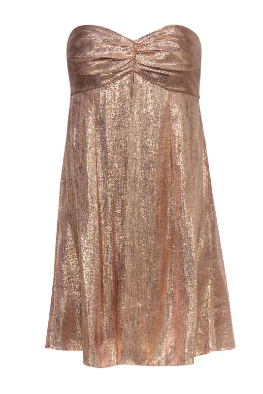 Ruffled Women Dress with Multiple Layers for a Playful and Girly Style Ruffled Women Dress with Multiple Layers for a Playful and Girly Style Badgley Mischka - Rose Gold Shimmery Strapless Mini Dress w/ Overlay Sz 2