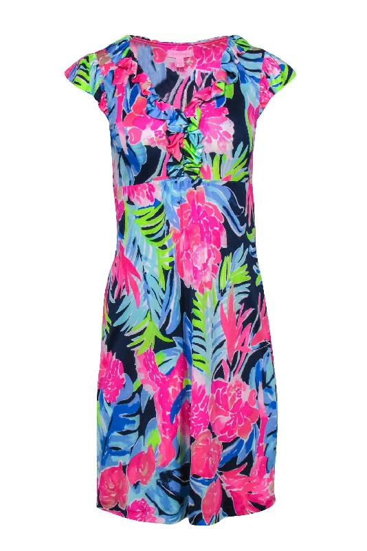 Maxi Women Dress with Floral Print for a Bohemian Vibe Maxi Women Dress with Floral Print for a Bohemian Vibe Lilly Pulitzer - Navy & Pink Floral Silk "Clare" Dress w/ Ruffle Sleeves Sz S