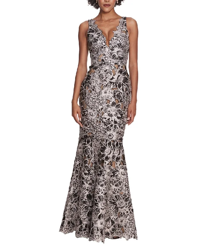 Empire Waist Women Dress to Accentuate the Bust and Conceal the Waist Empire Waist Women Dress to Accentuate the Bust and Conceal the Waist Marchesa Notte Gown Empire Waist Women Dress to Accentuate the Bust and Conceal the Waist Empire Waist Women Dress to Accentuate the Bust and Conceal the Waist Marchesa Notte Gown
