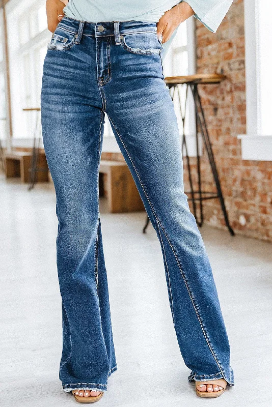 Mini Women Dress with a Short Hem for a Young and Trendy Style Mini Women Dress with a Short Hem for a Young and Trendy Style Medium Wash High Rise Flare Jeans