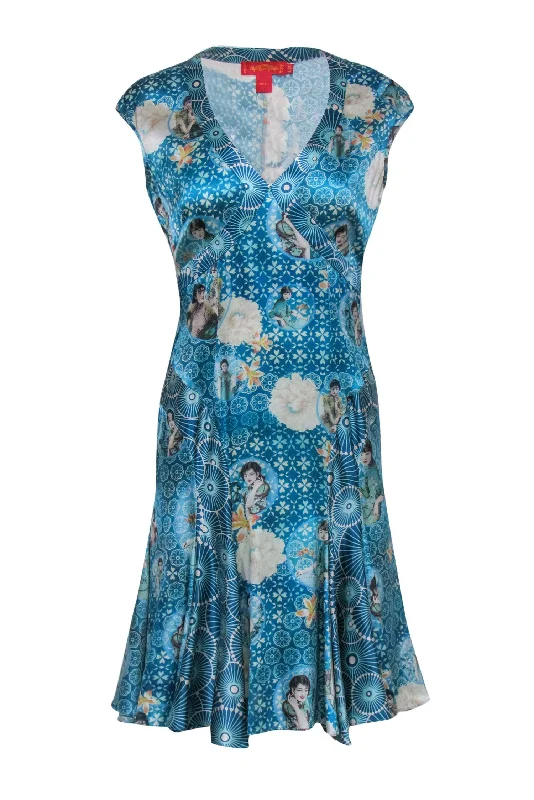 Pleated Women Dress with a Timeless and Elegant Texture Pleated Women Dress with a Timeless and Elegant Texture Shanghai Tang - Blue Portrait Print V-Neck Silk Dress Sz 6