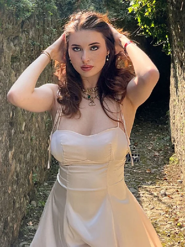 Backless Women Dress for a Sexy and Alluring Look at Evening Events Backless Women Dress for a Sexy and Alluring Look at Evening Events Solid Color High Waist Sleeveless Backless Mini Dress Summer Exotic Tight Elegant Party Luxury Fashion Sexy Dresses Women
