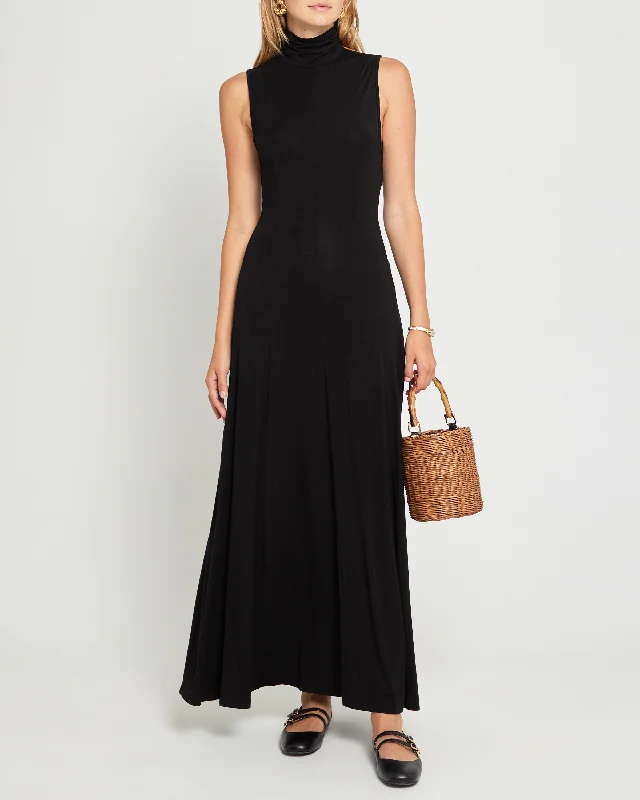 Maxi dresses with a halter neck for a stylish and sophisticated choice Mari Dress