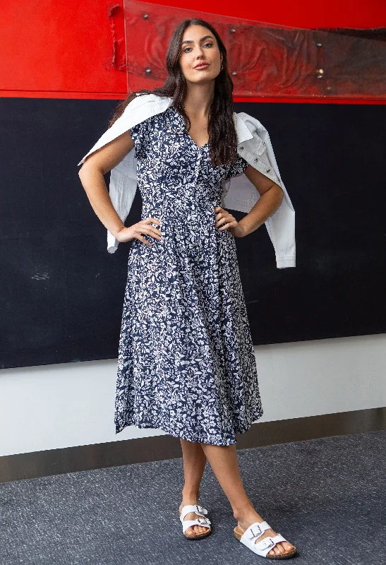 Animal print maxi dresses for a statement - making outfit Midnight navy Floral Dress Animal print maxi dresses for a statement - making outfit Midnight navy Floral Dress