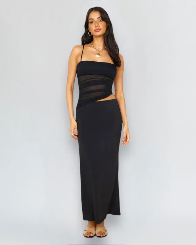 Maxi dresses with mesh panels for a sexy and trendy appearance AVOKI MAXI DRESS -BLACK Maxi dresses with mesh panels for a sexy and trendy appearance AVOKI MAXI DRESS -BLACK