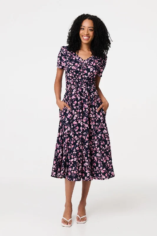 Midi dresses with ribbed textures for a unique and tactile appearance Ditsy Floral V-Neck Midi Dress Midi dresses with ribbed textures for a unique and tactile appearance Ditsy Floral V-Neck Midi Dress