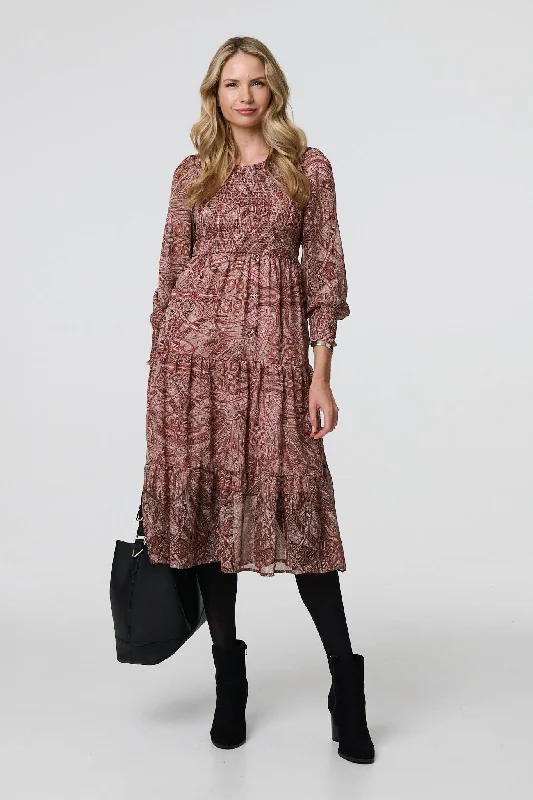 Midi dresses with geometric cutouts for a contemporary and edgy look Printed Empire Tiered Midi Smock Dress Midi dresses with geometric cutouts for a contemporary and edgy look Printed Empire Tiered Midi Smock Dress