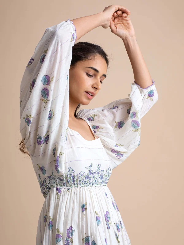 Midi dresses with halter necks for a stylish and comfortable option Yours Truly Dress Midi dresses with halter necks for a stylish and comfortable option Yours Truly Dress