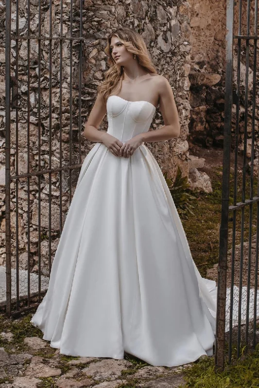 Backless wedding dresses with lace - up details Abella by Allure Bridals "Charleston" Gown E366 Backless wedding dresses with lace - up details Abella by Allure Bridals "Charleston" Gown E366