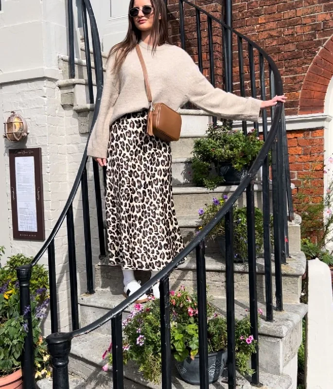 Cocktail dresses with a tiered skirt and a bow at the waist Leopard Print Satin Slip Midi Skirt Cocktail dresses with a tiered skirt and a bow at the waist Leopard Print Satin Slip Midi Skirt