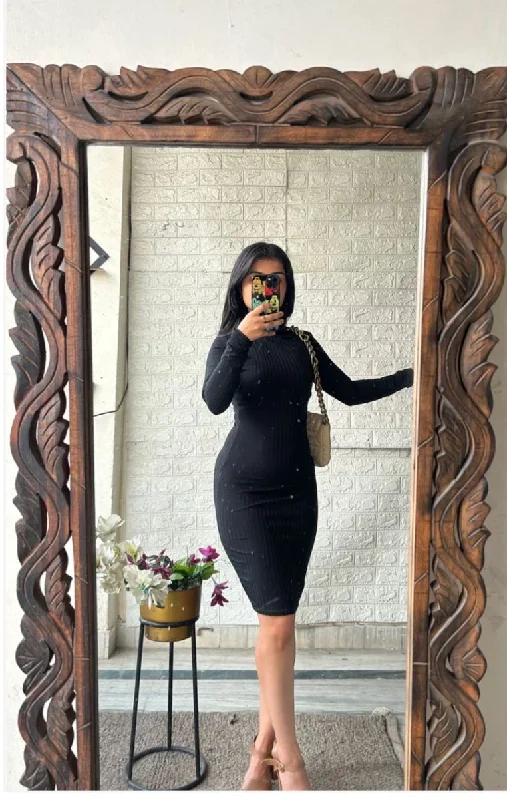 Bodycon dress with a lace - up front​ Black dresz