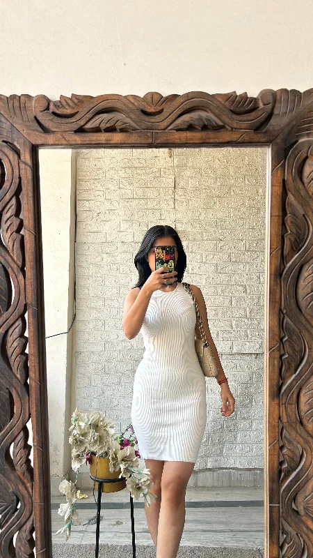 Bodycon dress with a peplum hem​ Cute Dress 28 to 30 to bust length 32