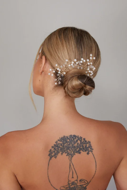 Ruffled - sleeve wedding guest dresses in light blue for a spring wedding Medusa Pearl Hair Pin