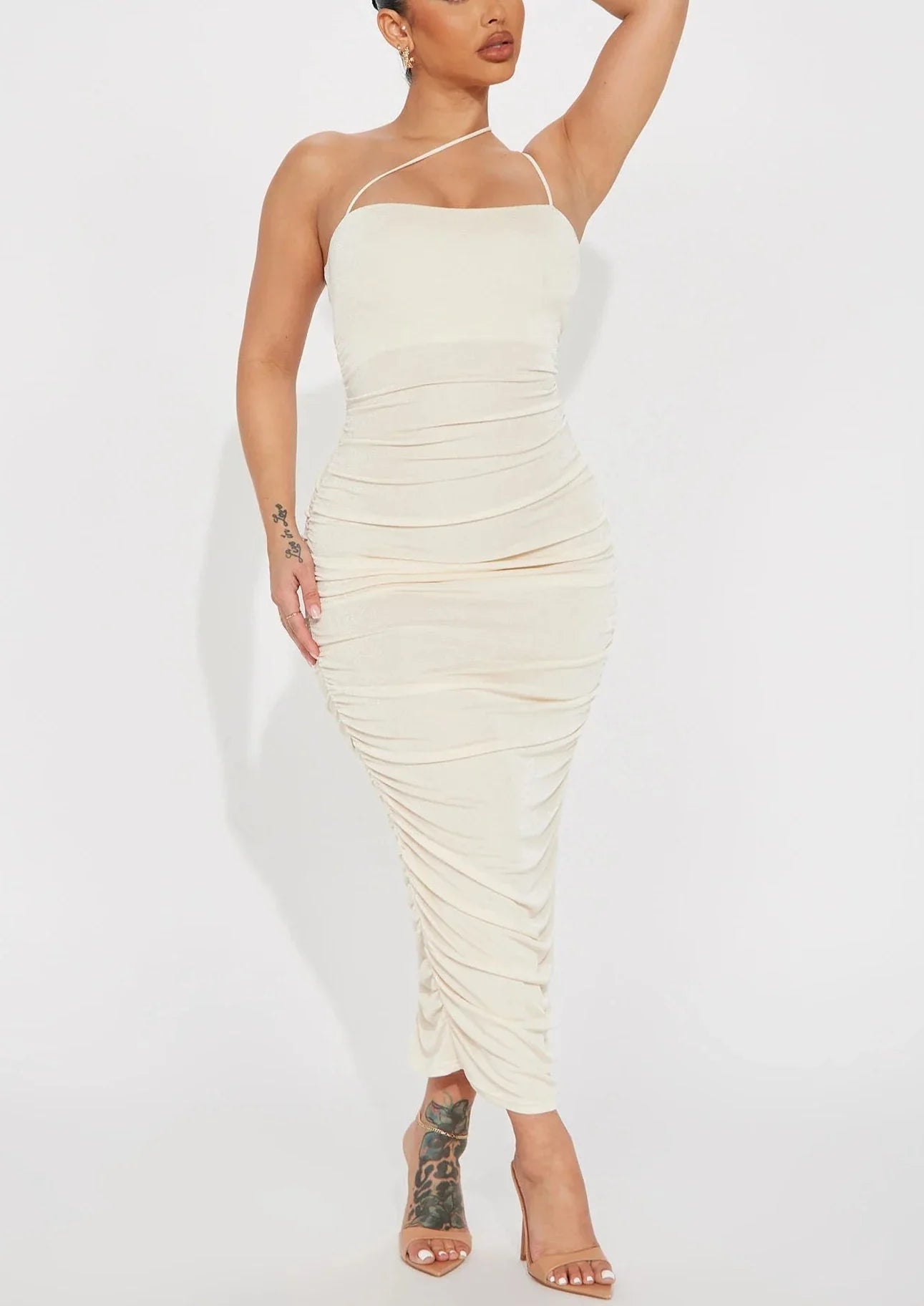 Holiday dresses with embroidered cuffs, collar, and hem for a detailed and 精致的 holiday design Samarah Ruched Midi Dress Holiday dresses with embroidered cuffs, collar, and hem for a detailed and 精致的 holiday design Samarah Ruched Midi Dress