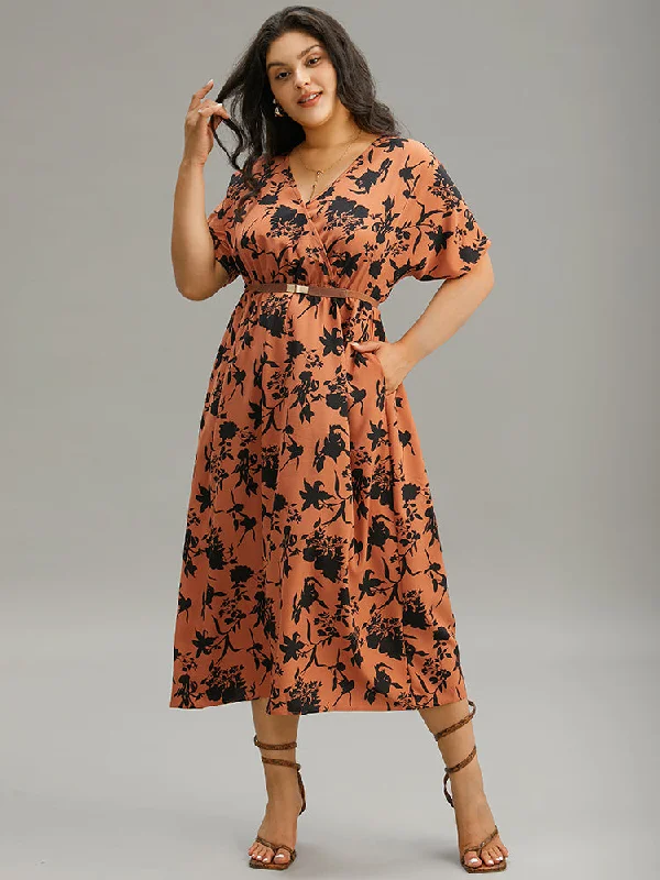 Maxi wedding guest dresses with floral prints for summer weddings Silhouette Floral Print Surplice Neck Elastic Waist Dress