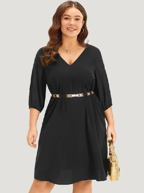 Long - sleeved wedding guest dresses in velvet for a winter wedding Solid Pocket Cut Out V Neck Dress