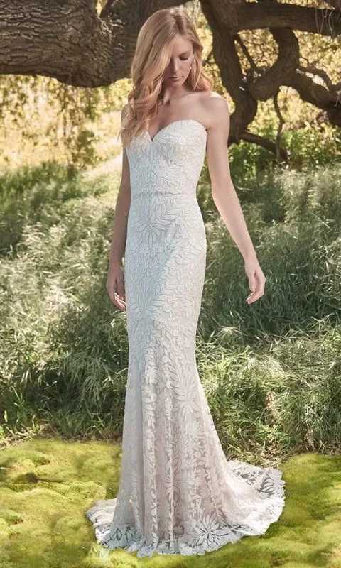V - neck organza wedding dresses for a romantic touch Tadashi Shoji - Esdel Strapless Sweetheart Gown V - neck organza wedding dresses for a romantic touch Tadashi Shoji - Esdel Strapless Sweetheart Gown