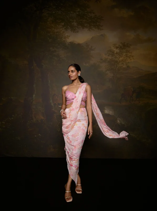 Holiday dresses with a beaded neckline and cap sleeves for a glamorous and refined holiday appearance Trisha White Pink Floral Embroidered Half Saree Holiday dresses with a beaded neckline and cap sleeves for a glamorous and refined holiday appearance Trisha White Pink Floral Embroidered Half Saree