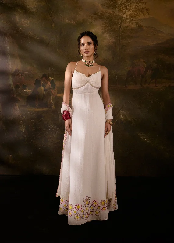Off - the - shoulder holiday dresses with puffed sleeves for a vintage - inspired holiday style Aadyasha White Floral Embroidered Kurta Set Off - the - shoulder holiday dresses with puffed sleeves for a vintage - inspired holiday style Aadyasha White Floral Embroidered Kurta Set