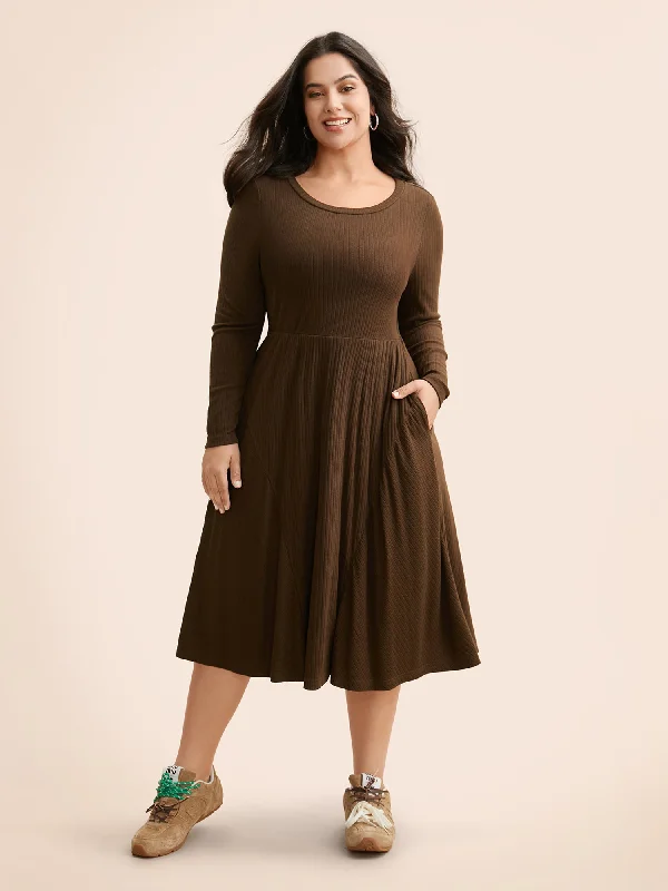 Everyday Dress with Spaghetti Straps for a Delicate Look Airy Cozy Textured Midi Dress Everyday Dress with Spaghetti Straps for a Delicate Look Airy Cozy Textured Midi Dress