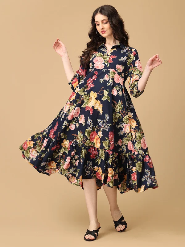 Maternity dress for a baby's first visit to the library Fleur de Sombre Maternity and Nursing Dress