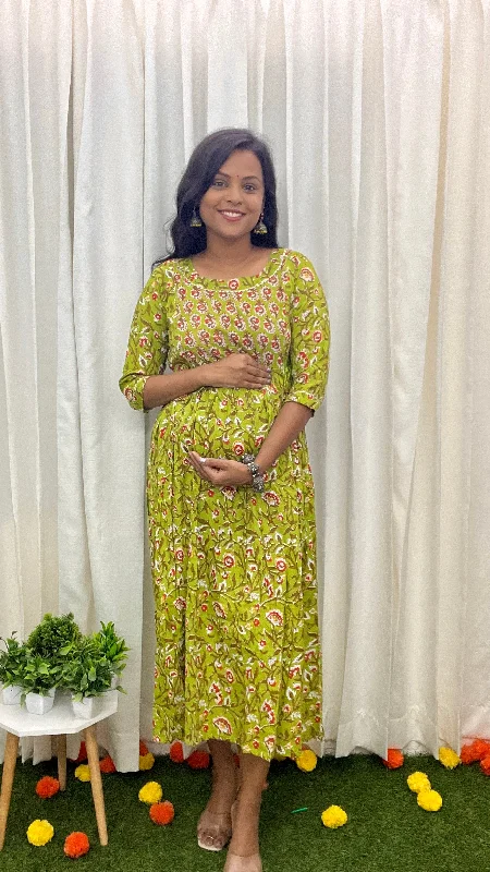 Maternity dress for a baby's first visit to the park playground Gowri  Maternity Feeding Dress