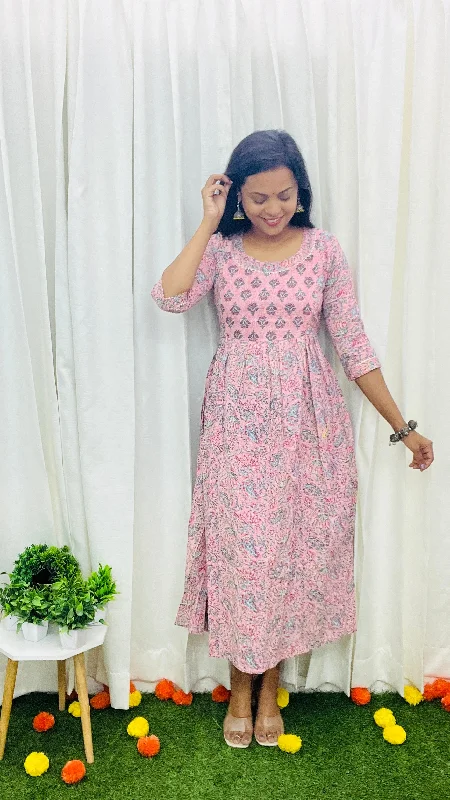Maternity dress for a baby's first visit to the brewery Lotus Maternity Feeding Dress