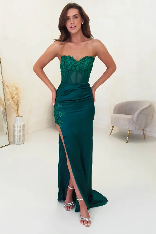 Sheath formal dresses with metallic thread detailing for a modern prom Madonna Strapless Corset Gown | Emerald Green Sheath formal dresses with metallic thread detailing for a modern prom Madonna Strapless Corset Gown | Emerald Green