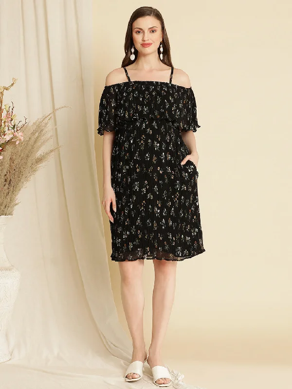 Maternity dress for a baby's first trip to the zoo Maternity Pleated Frock