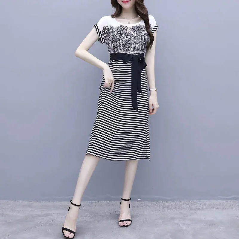 Everyday Dress with Open - back Design for a Modern Look TWO PEARS-Print Dress with Belt Everyday Dress with Open - back Design for a Modern Look TWO PEARS-Print Dress with Belt